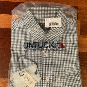 UNTUCKIT SHIRT SIZE SMALL TRADITIONAL FIT NWT